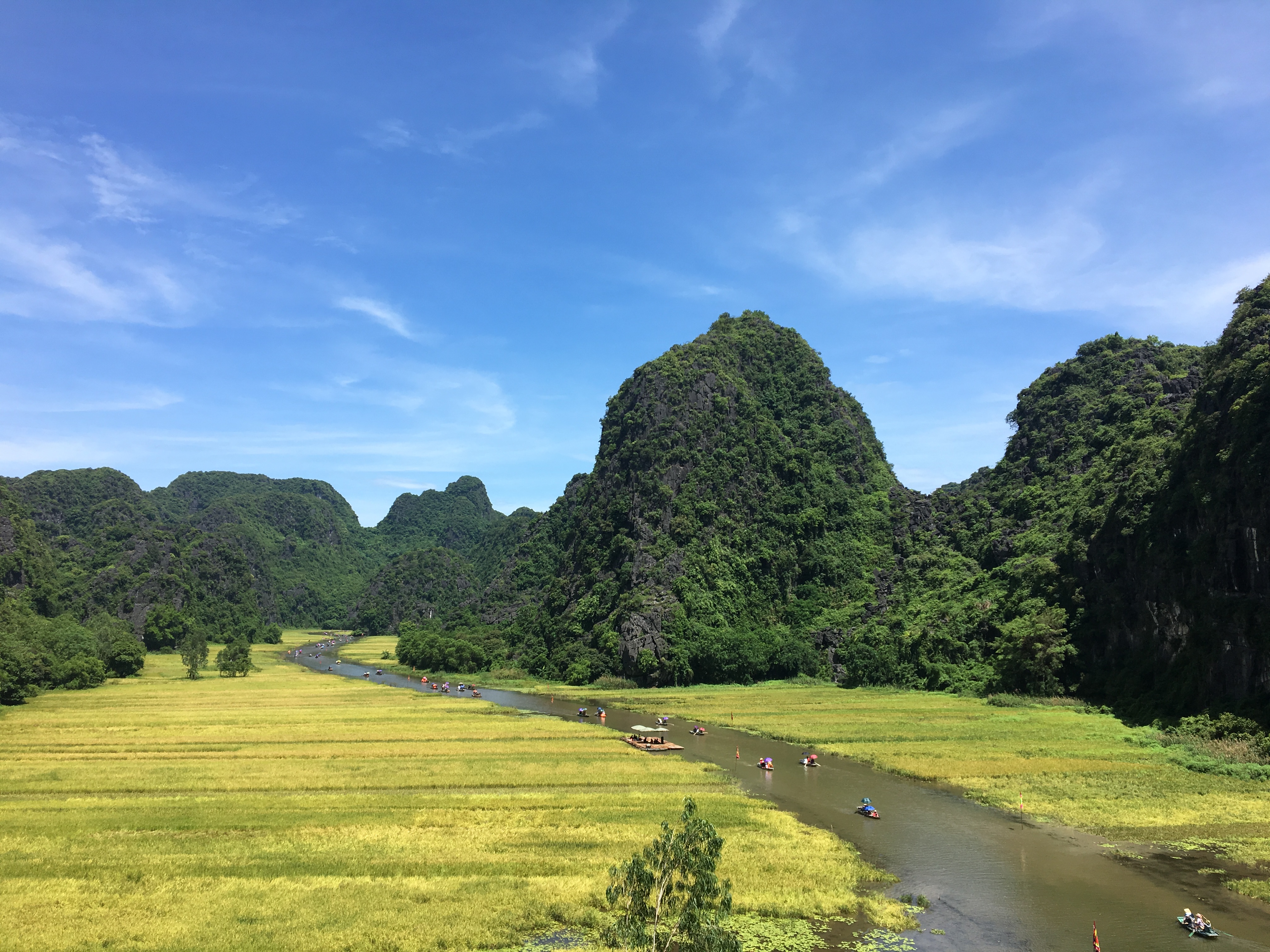 Small group tour from Hanoi: Mua Cave, Tam Coc, Bich Dong